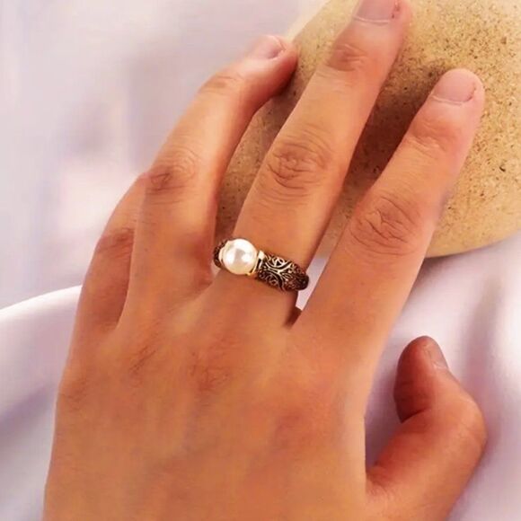 Gold Tone Pearl Ring Filigree Sculpted Mounting Fashion Costume Jewelry 3 sizes - Picture 4 of 5